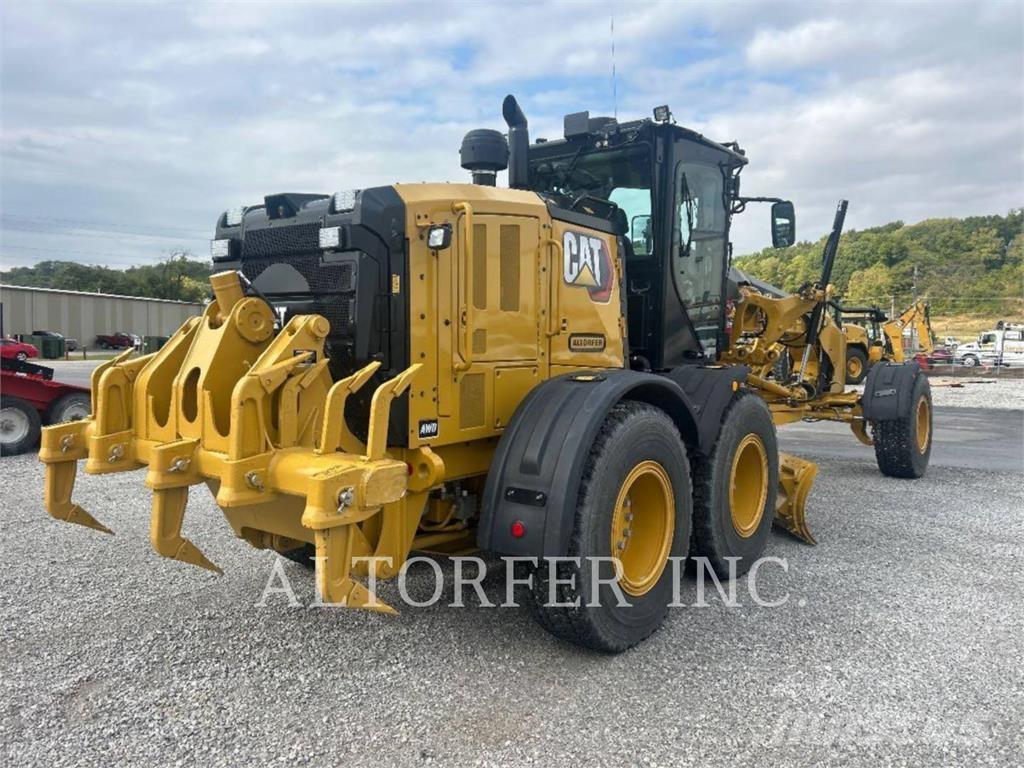 CAT 150-15AWD Motoniveladoras