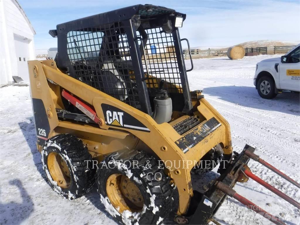 CAT 226 Carregadoras de direcção deslizante
