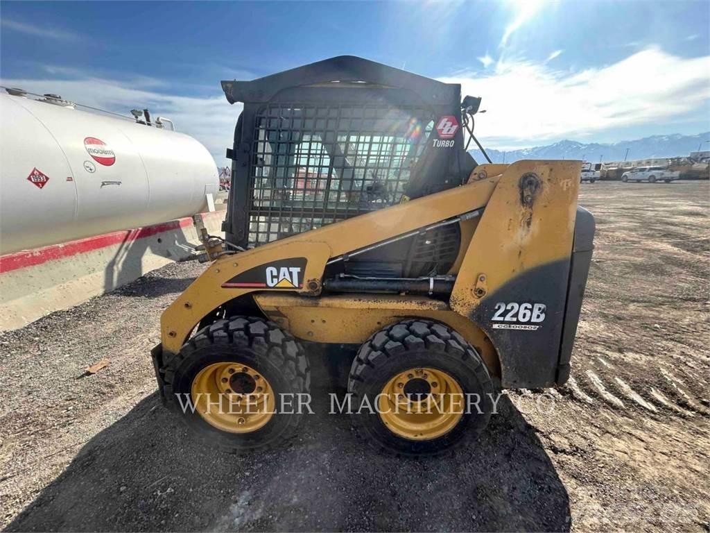 CAT 226B MA11 Carregadoras de direcção deslizante