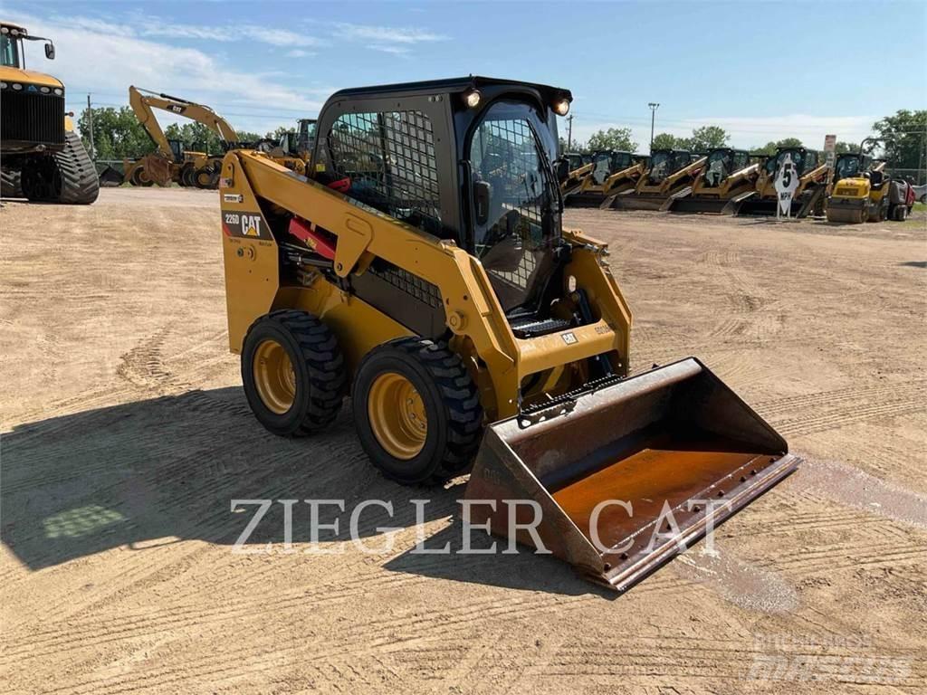 CAT 226D Carregadoras de direcção deslizante