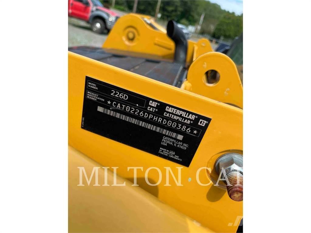CAT 226D Carregadoras de direcção deslizante
