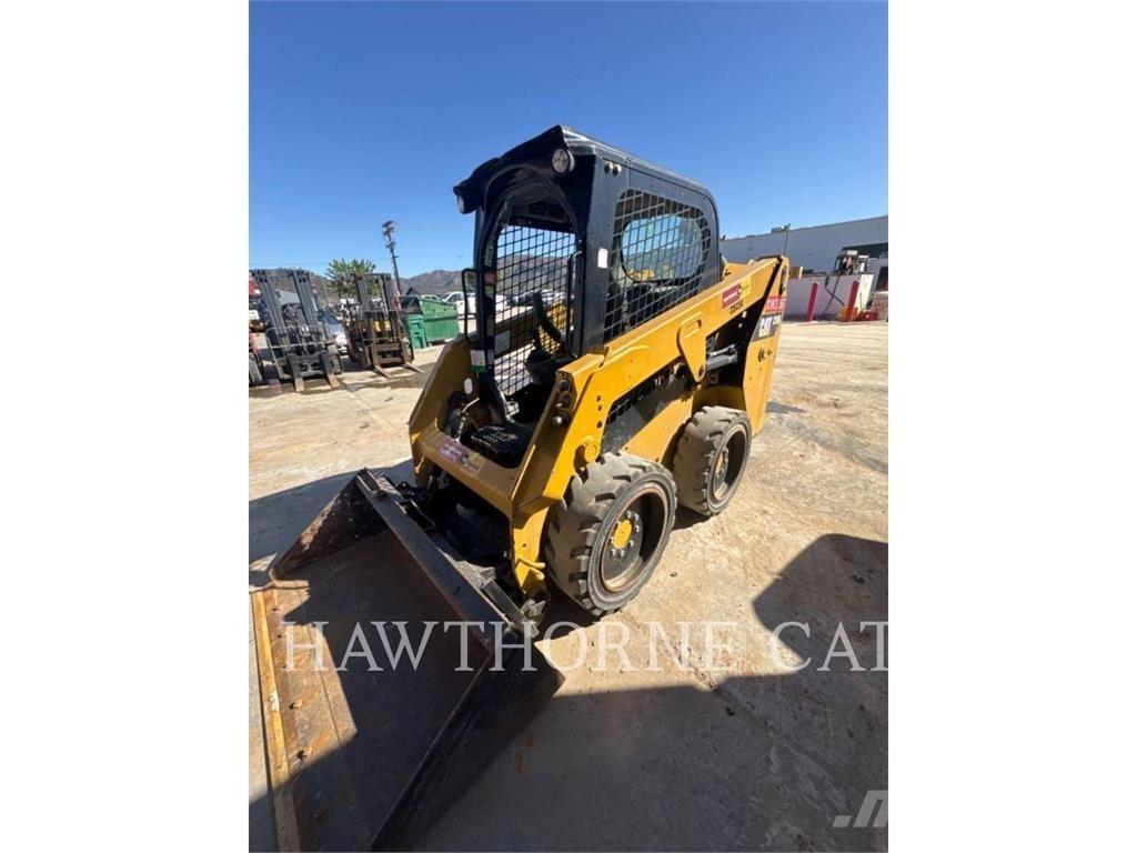 CAT 226D Carregadoras de direcção deslizante