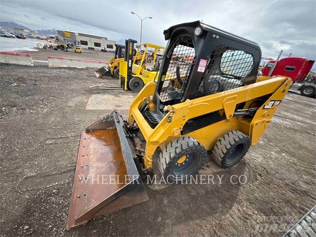 CAT 226D C1-H2 Carregadoras de direcção deslizante