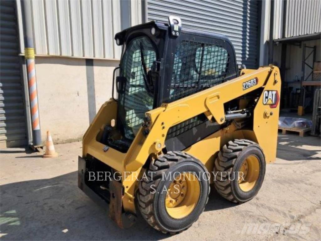 CAT 226D3 Carregadoras de direcção deslizante