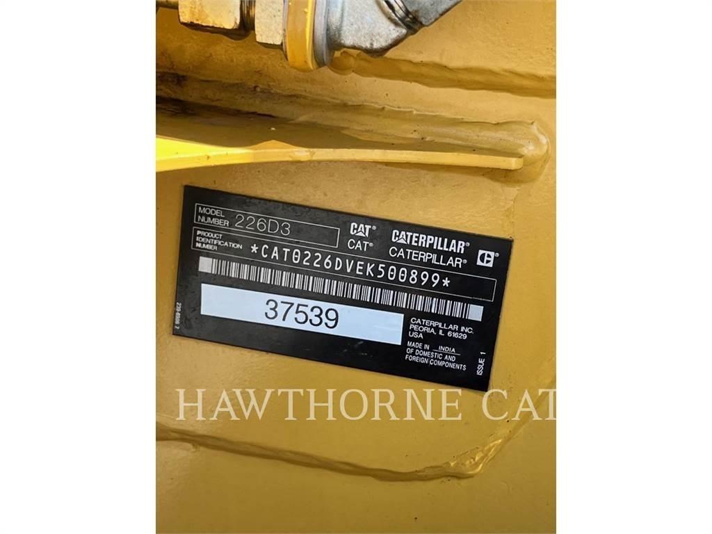 CAT 226D3 Carregadoras de direcção deslizante