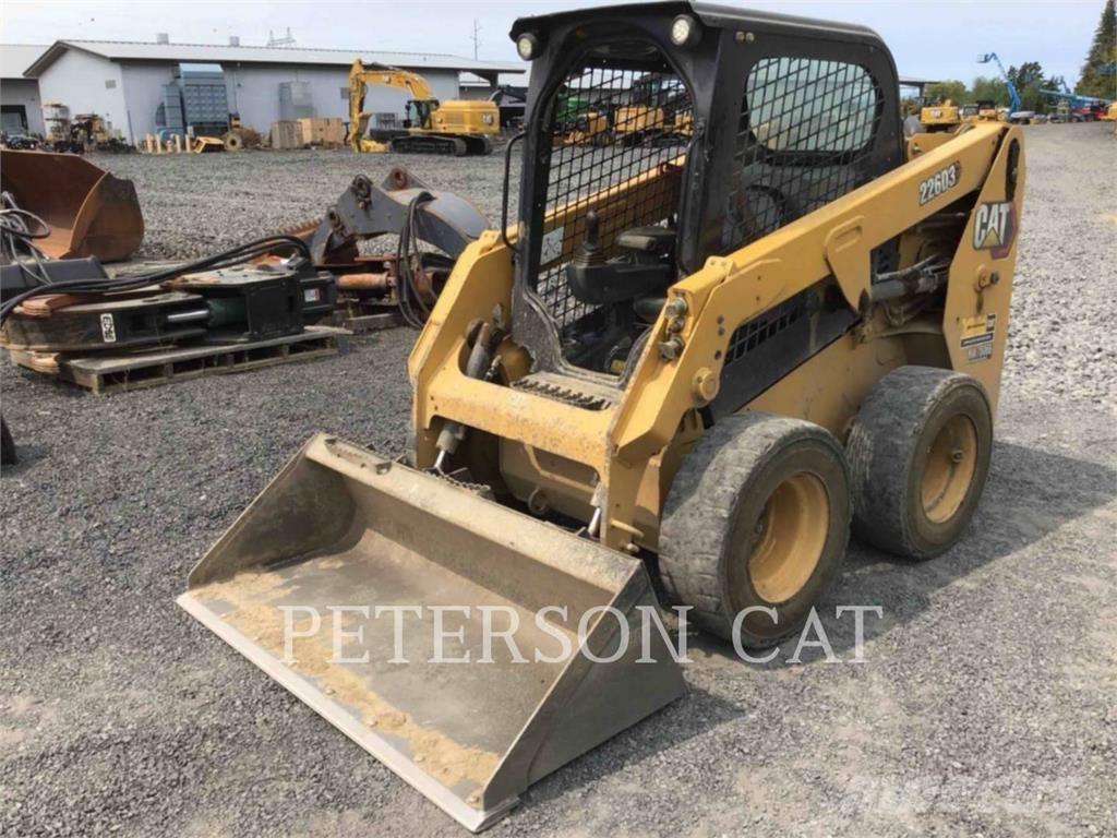 CAT 226D3 Carregadoras de direcção deslizante