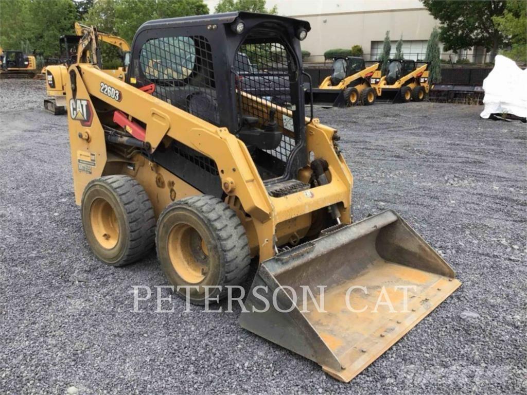 CAT 226D3 Carregadoras de direcção deslizante