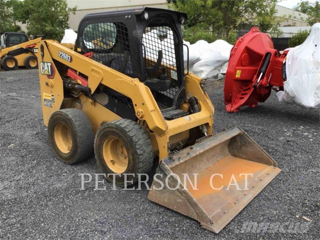 CAT 226D3 Carregadoras de direcção deslizante