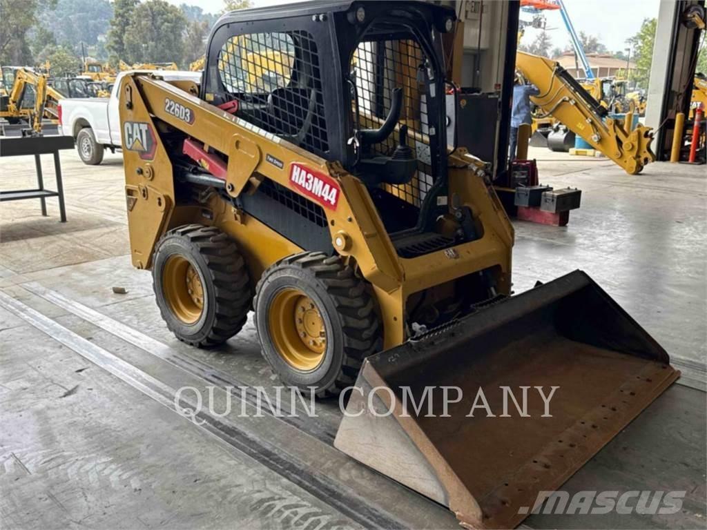 CAT 226D3 Carregadoras de direcção deslizante