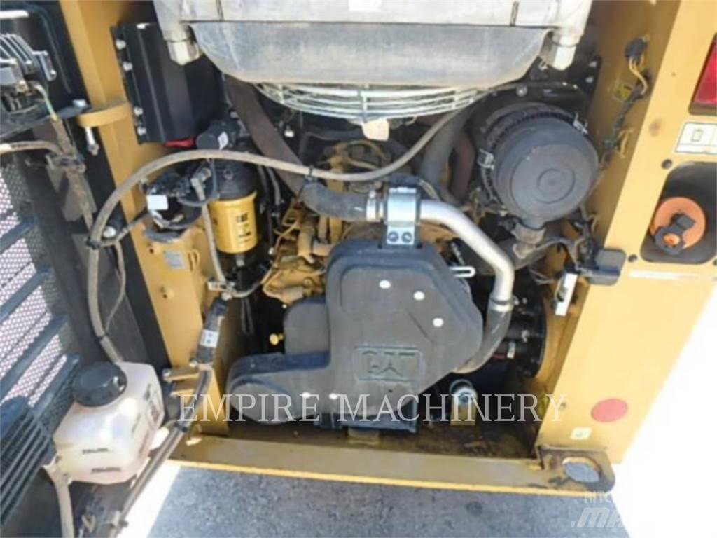 CAT 226D3 Carregadoras de direcção deslizante