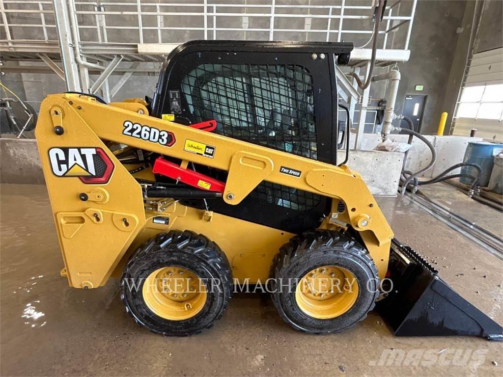 CAT 226D3 C3H2 Carregadoras de direcção deslizante