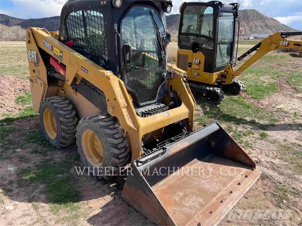 CAT 226D3 C3H2 Carregadoras de direcção deslizante