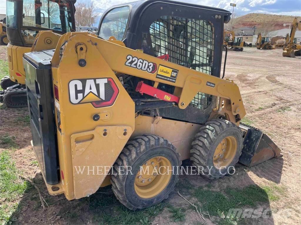 CAT 226D3 C3H2 Carregadoras de direcção deslizante