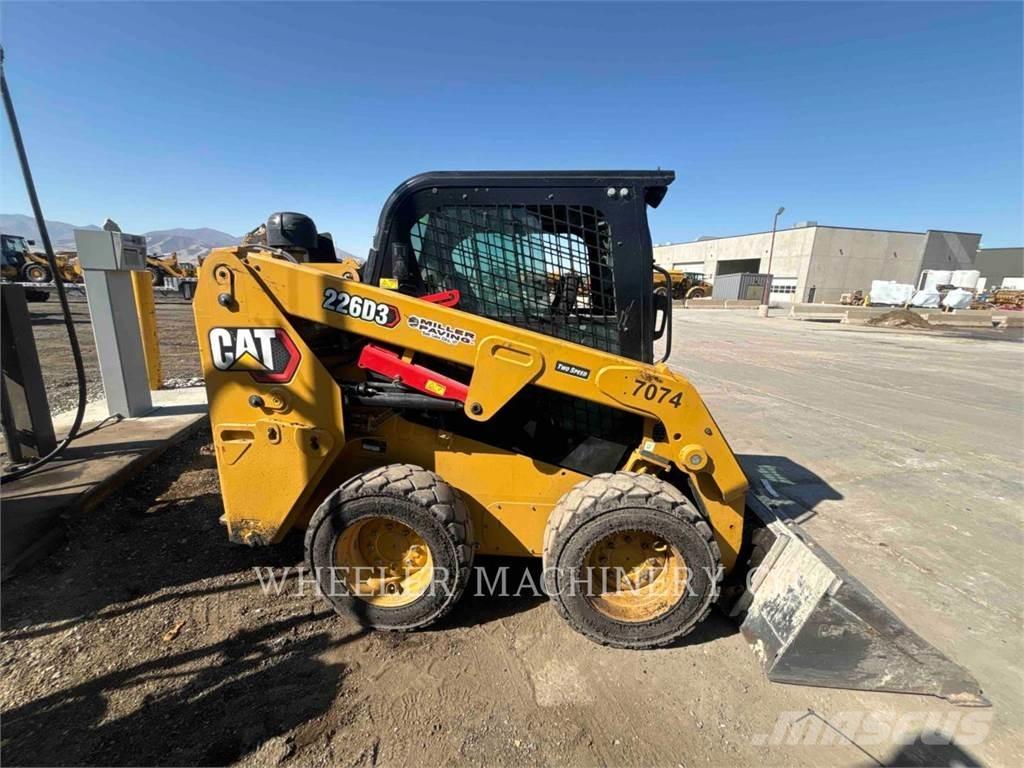 CAT 226D3 C3H2 Carregadoras de direcção deslizante