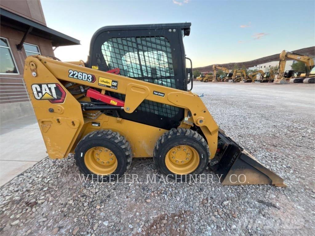 CAT 226D3 C3H2 Carregadoras de direcção deslizante