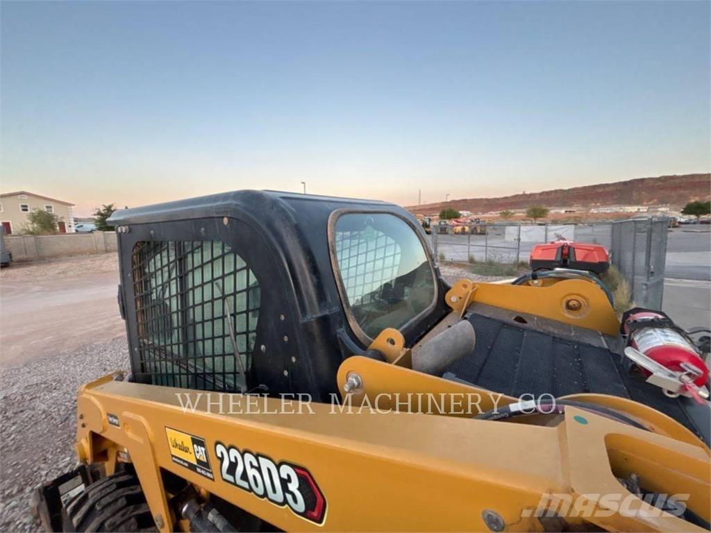 CAT 226D3 C3H2 Carregadoras de direcção deslizante