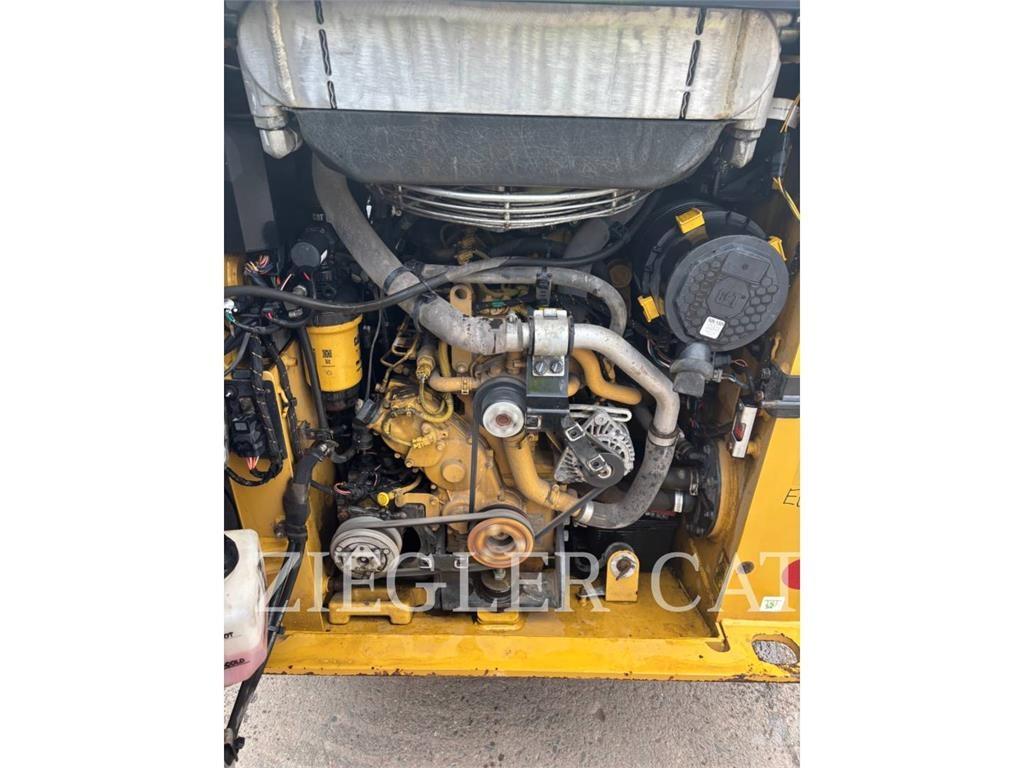 CAT 232D3 Carregadoras de direcção deslizante