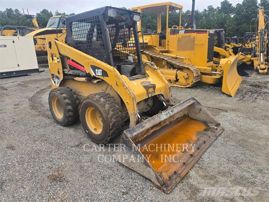 CAT 236 B SERIES 3 Carregadoras de direcção deslizante