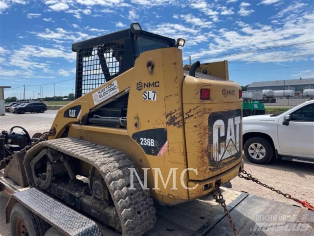 CAT 236B Carregadoras de direcção deslizante