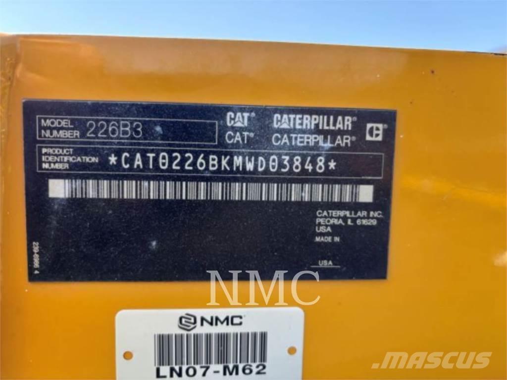 CAT 236B3 Carregadoras de direcção deslizante