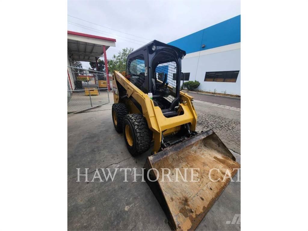 CAT 236D Carregadoras de direcção deslizante