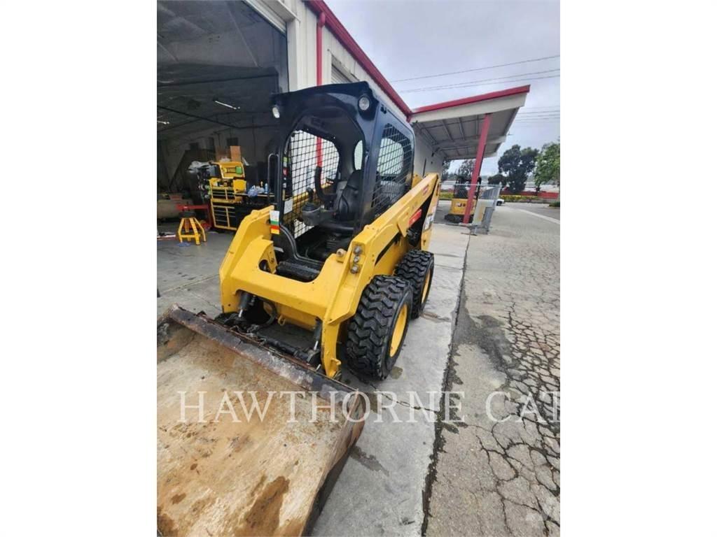CAT 236D Carregadoras de direcção deslizante