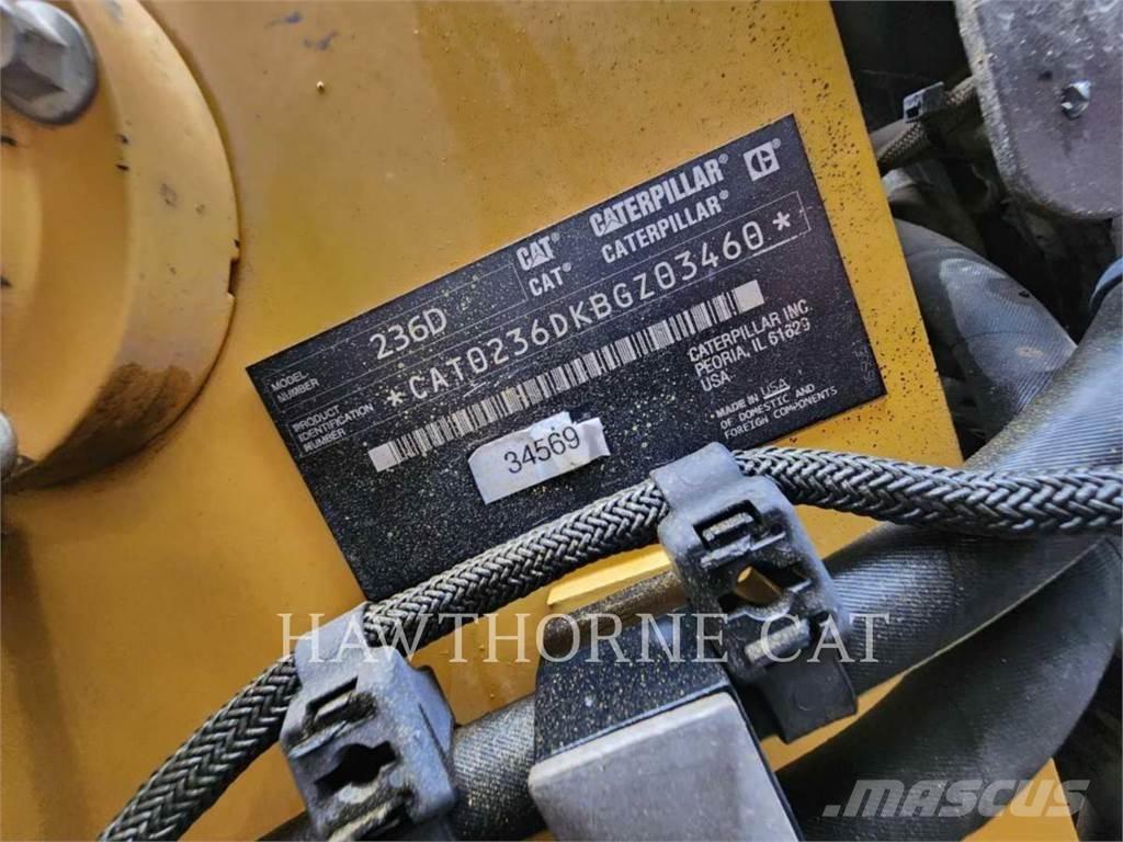 CAT 236D Carregadoras de direcção deslizante