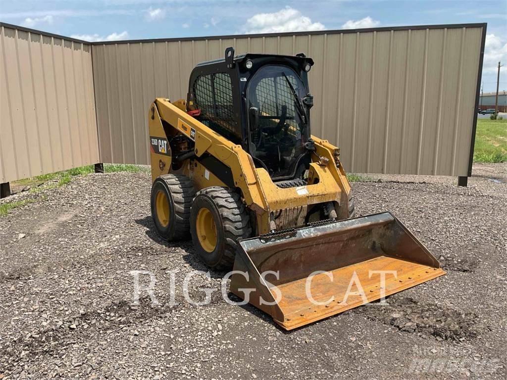 CAT 236D A Carregadoras de direcção deslizante