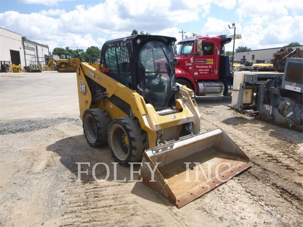 CAT 236D3 Carregadoras de direcção deslizante