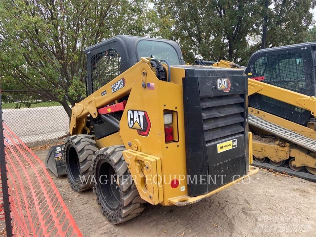 CAT 236D3 Carregadoras de direcção deslizante