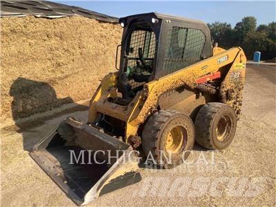 CAT 236D3 Carregadoras de direcção deslizante