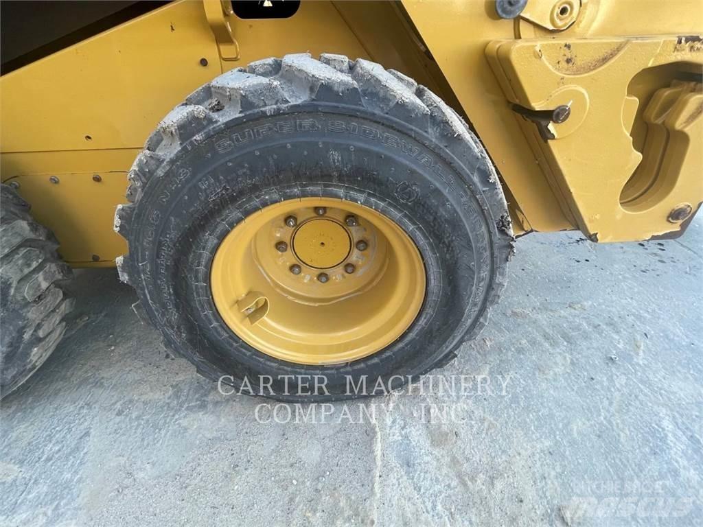 CAT 236D3 Carregadoras de direcção deslizante
