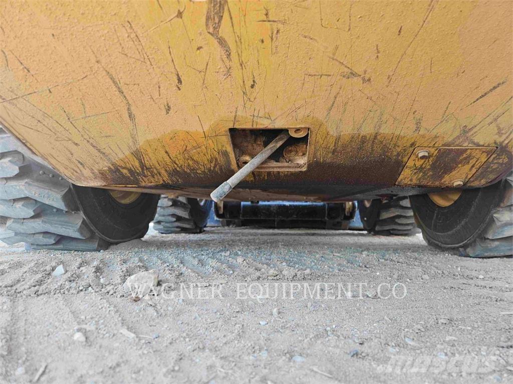 CAT 236D3 Carregadoras de direcção deslizante