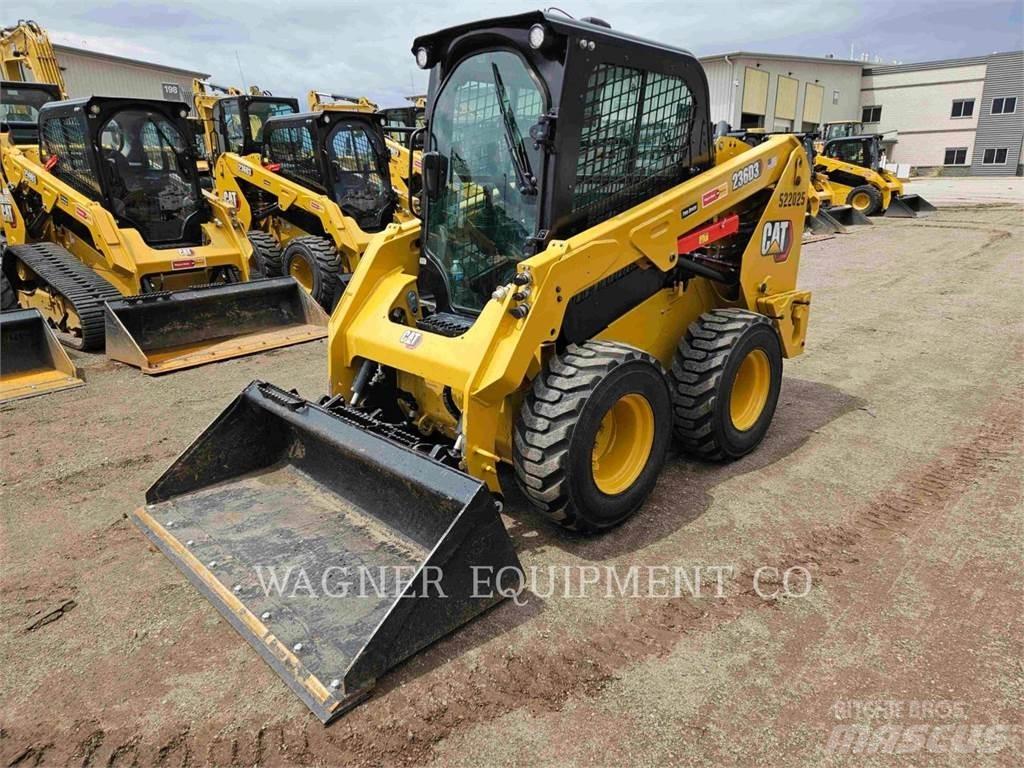 CAT 236D3 Carregadoras de direcção deslizante
