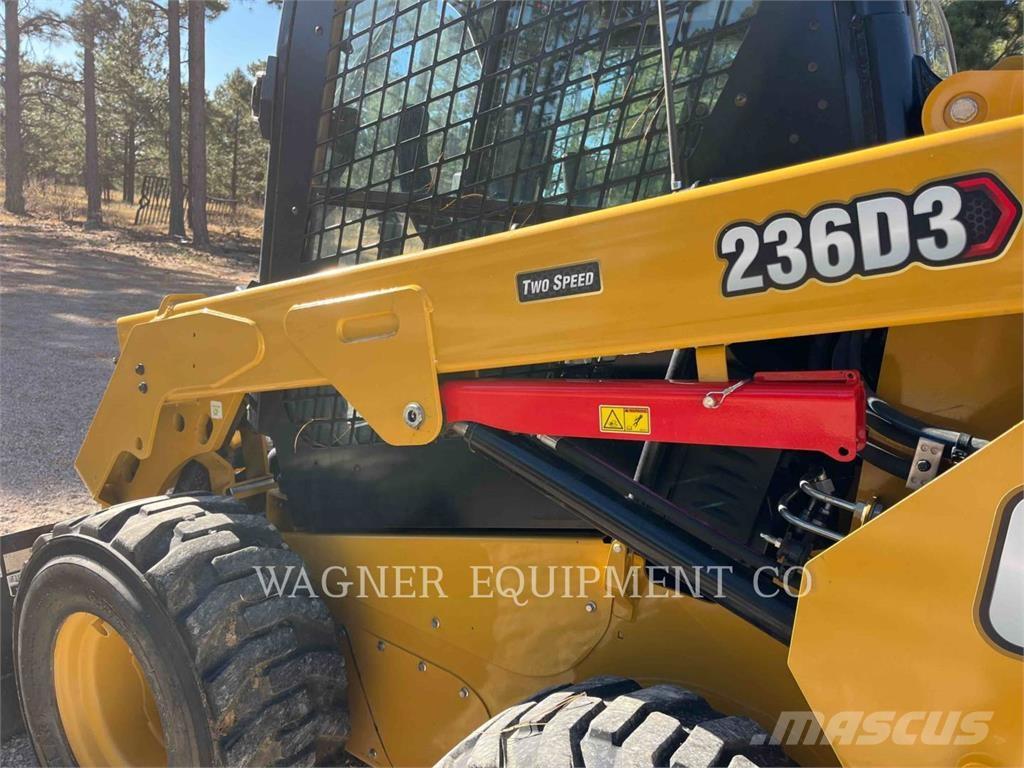 CAT 236D3 Carregadoras de direcção deslizante