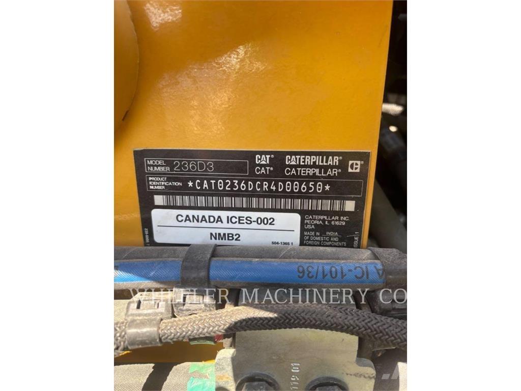 CAT 236D3 C3H2 Carregadoras de direcção deslizante