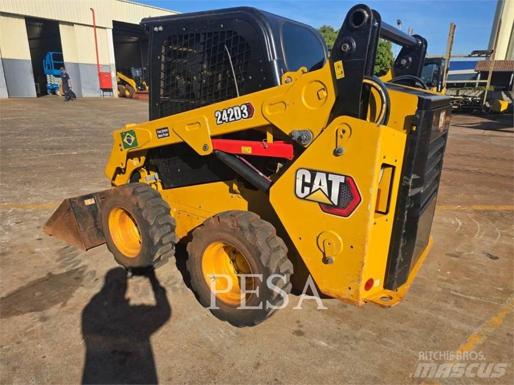 CAT 242 D Carregadoras de direcção deslizante