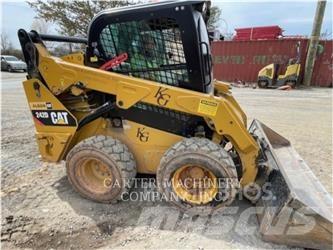 CAT 242D Carregadoras de direcção deslizante