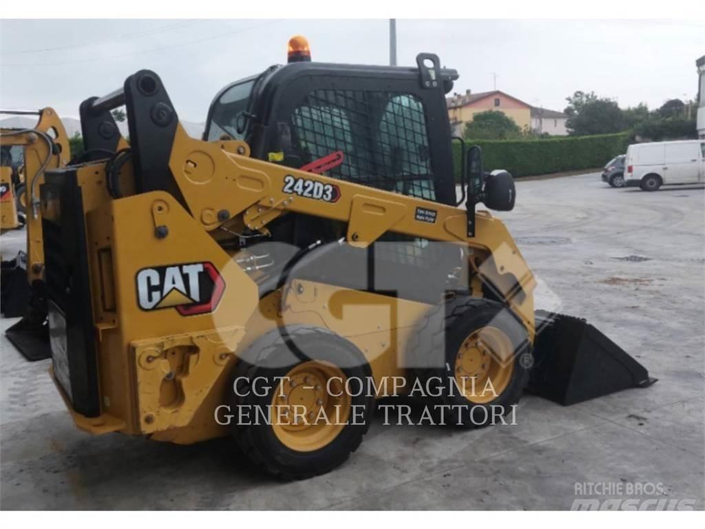 CAT 242D3 Carregadoras de direcção deslizante
