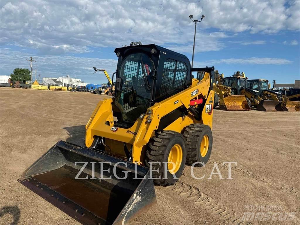 CAT 242D3 Carregadoras de direcção deslizante