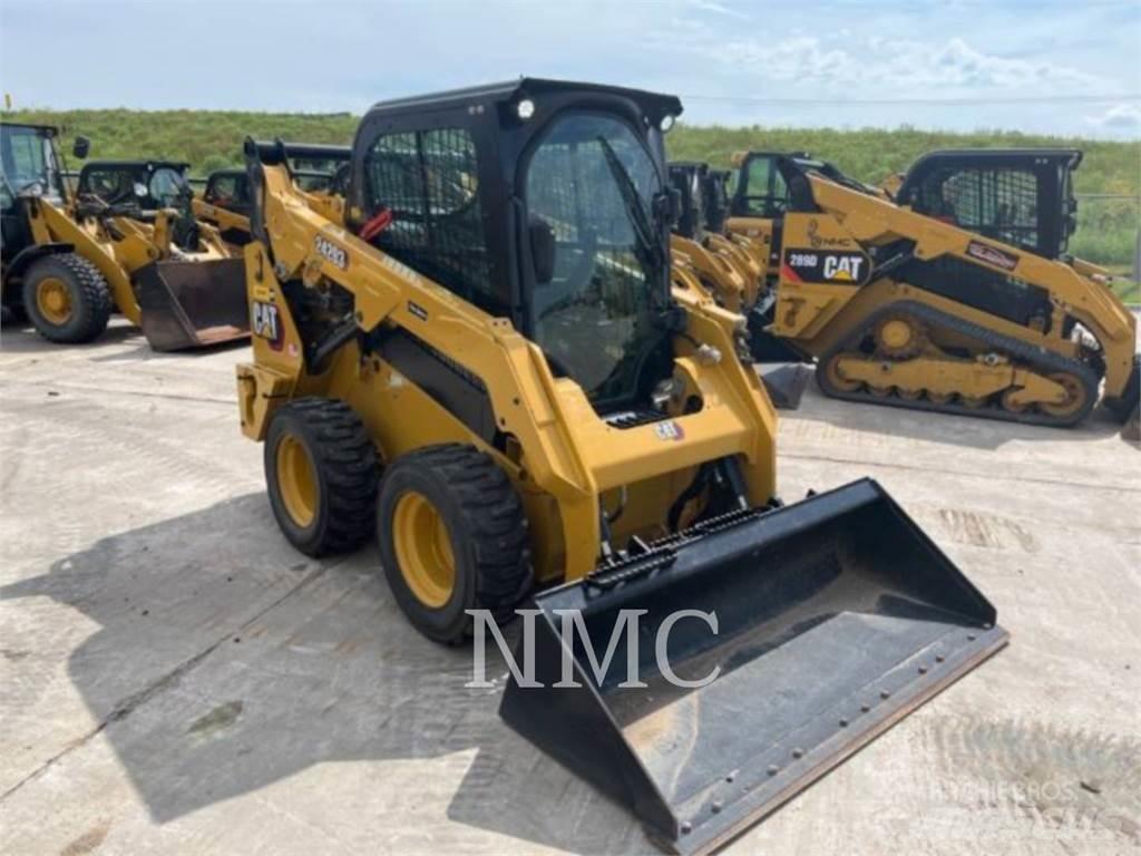 CAT 242D3 Carregadoras de direcção deslizante
