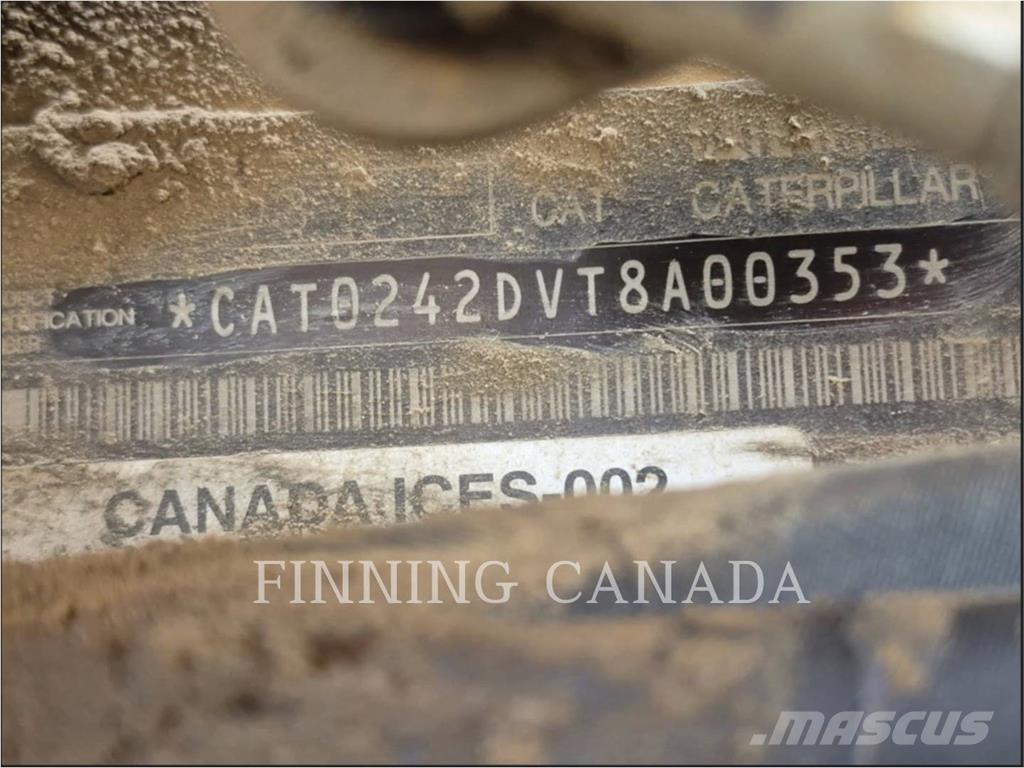 CAT 242D3 Carregadoras de direcção deslizante