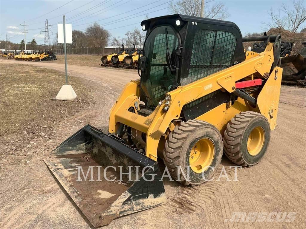 CAT 242D3 AQ+ Carregadoras de direcção deslizante