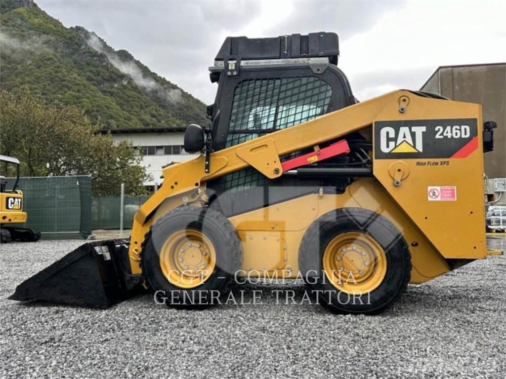 CAT 246D Carregadoras de direcção deslizante