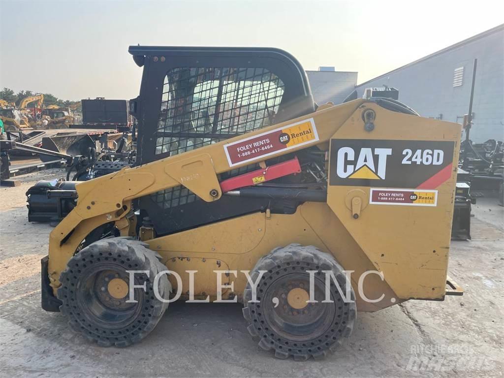 CAT 246D Carregadoras de direcção deslizante