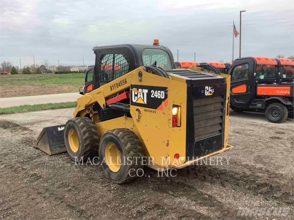 CAT 246D Carregadoras de direcção deslizante