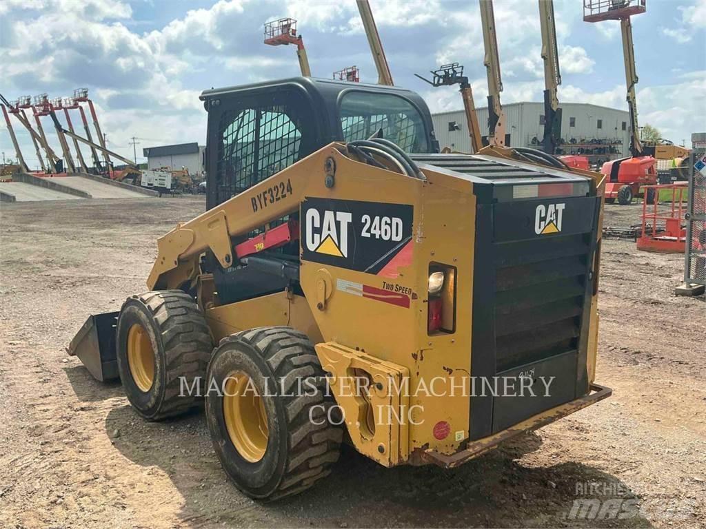 CAT 246D Carregadoras de direcção deslizante