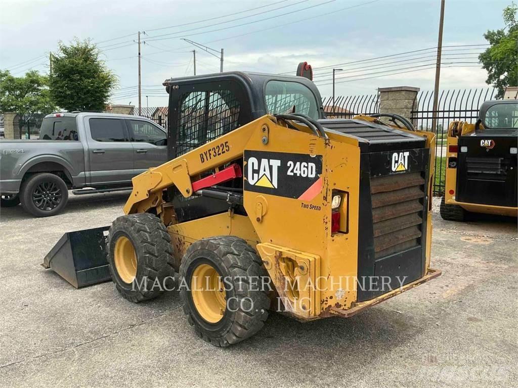 CAT 246D Carregadoras de direcção deslizante