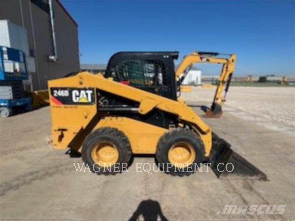 CAT 246D Carregadoras de direcção deslizante