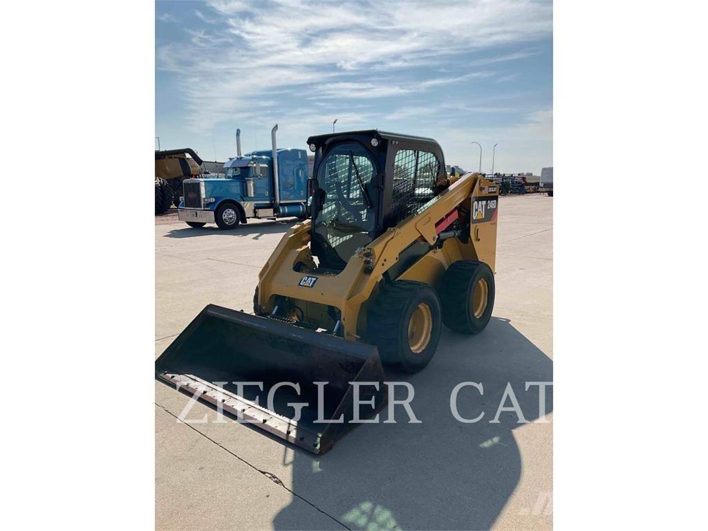 CAT 246D Carregadoras de direcção deslizante